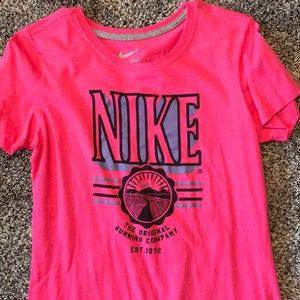 Slim Fit Medium Nike Tee